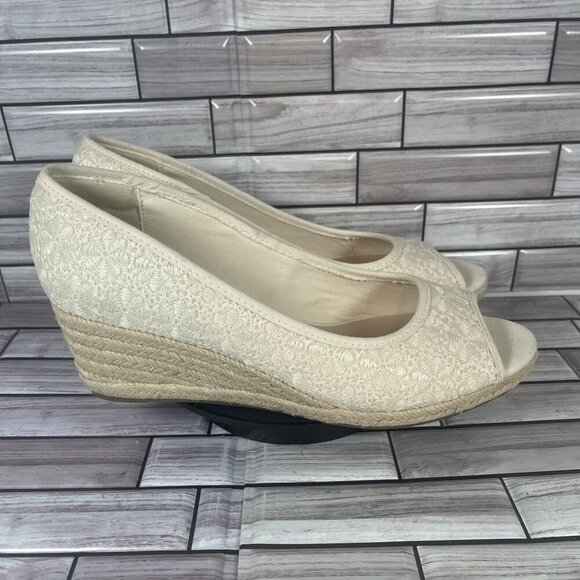 Bandolino Women's Cream Nuri Peep Toe Espadrille Wedge Sandals Shoe Size 10-NEW - Picture 1 of 8